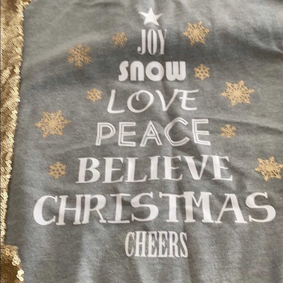 Christmas Sweatshirt Woman’s Size L - Picture 2 of 4